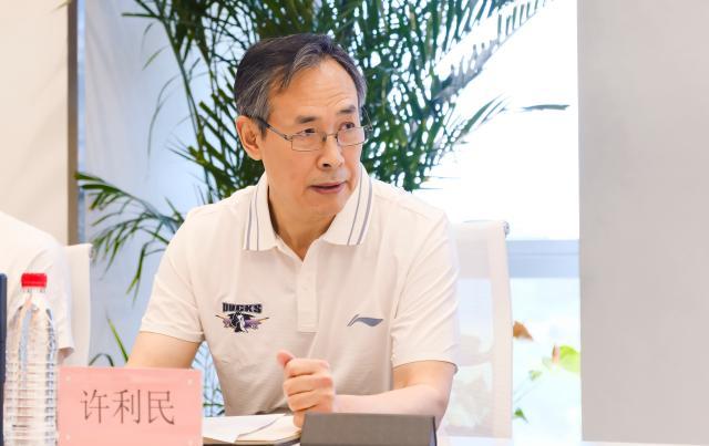 DB电竞-新帅许利民顾问李楠携手亮相 北京男篮翻开新篇章